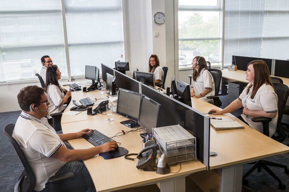 1 Customer Service Call Center Software Bright Pattern