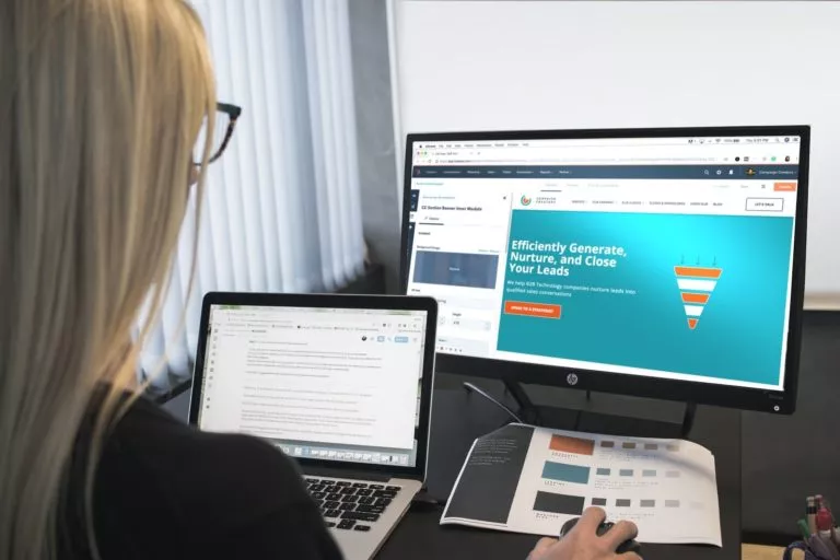 Bright Pattern Hubspot call center integration