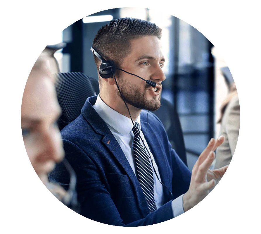 What communication techniques are used in a contact centre