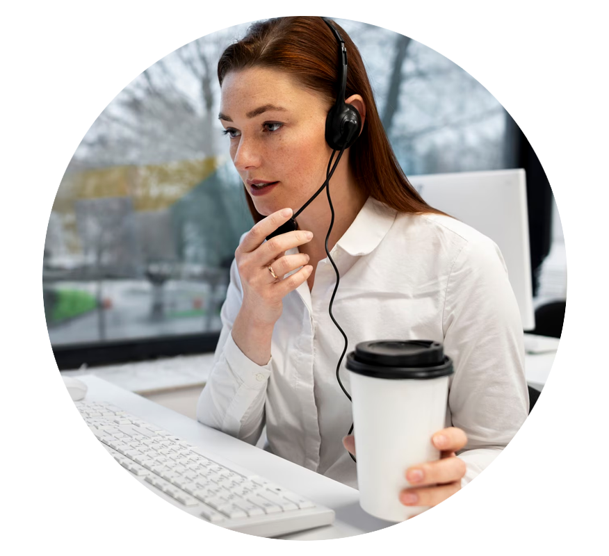 What is the difference between outsource and in-house call center