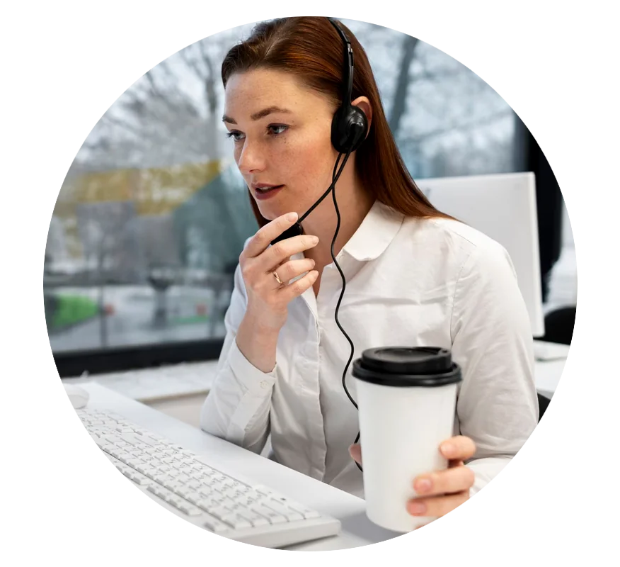 What is the difference between outsource and in-house call center
